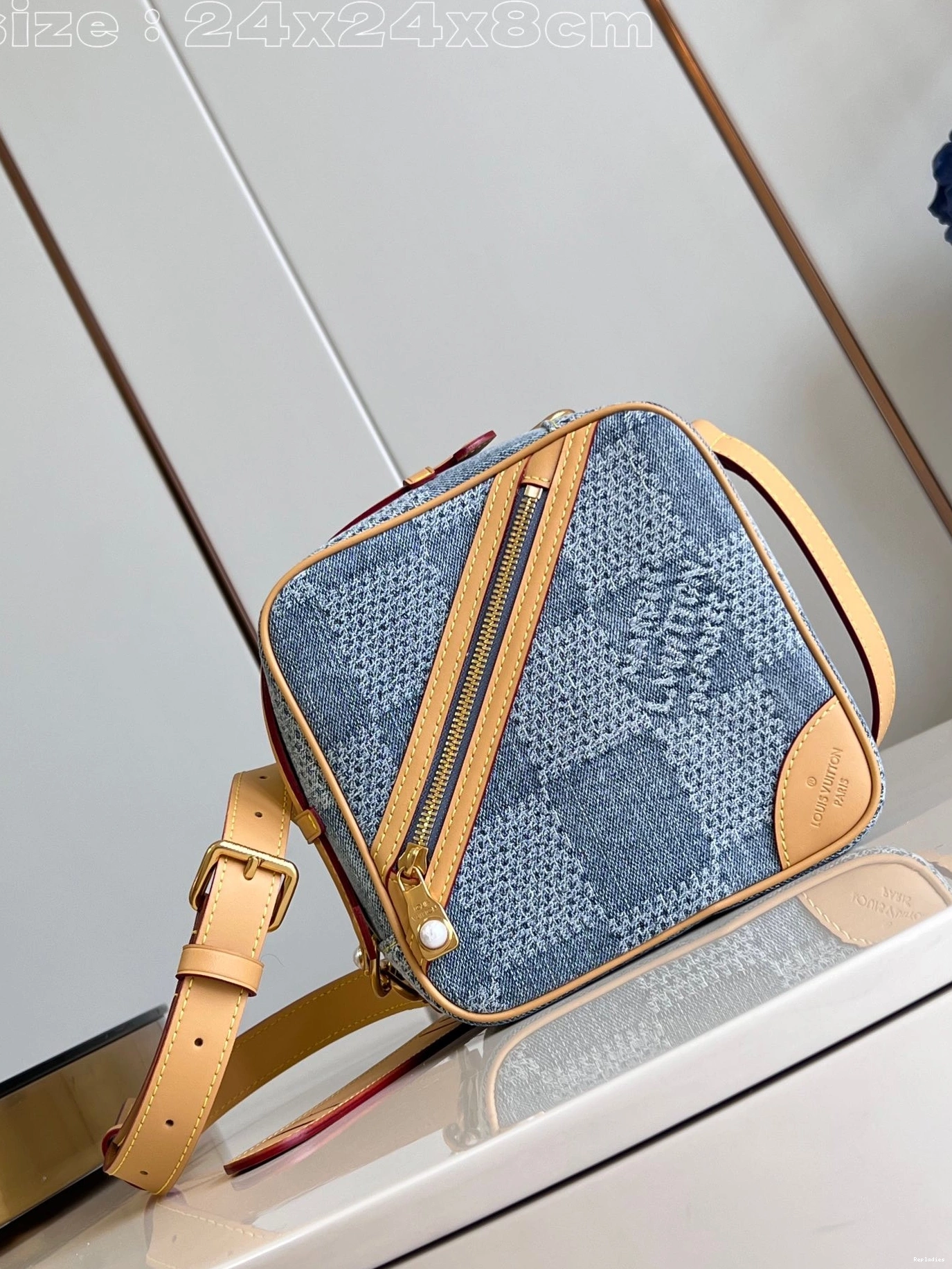 Rep ladies VUITTON Messenger-24*24*8CM Chess LOUIS 0711